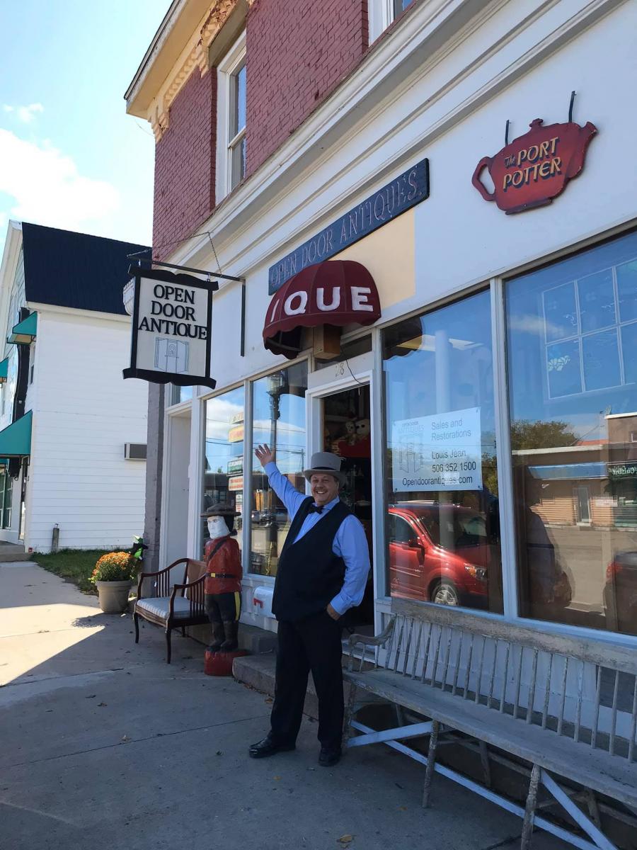 À la chasse aux trésors cachés Antiquités et brocante au Nouveau